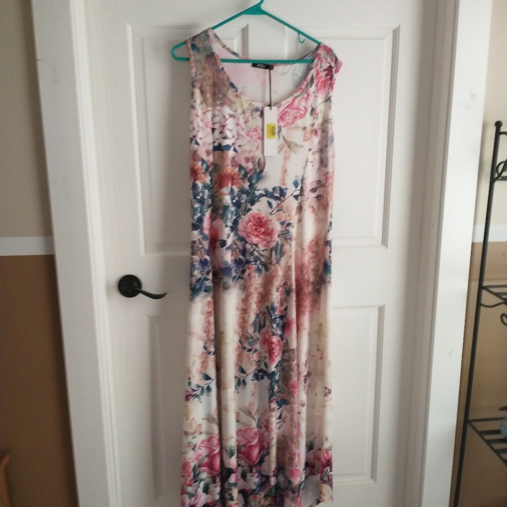 Flowered dress by lily of firmania